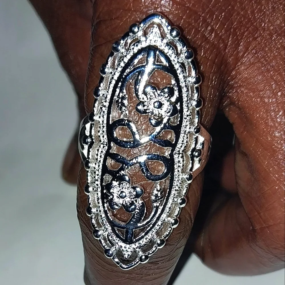 Elegant Sterling Silver Floral Ring Sz 10
